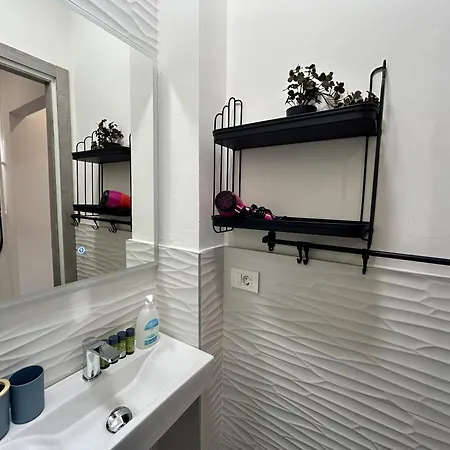 Maison Ecru - Reception Apartment Triest