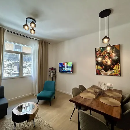 Maison Ecru - Reception Apartment Triest
