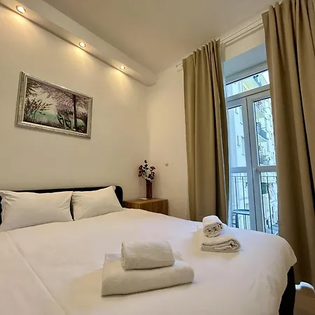 Maison Ecru - Reception